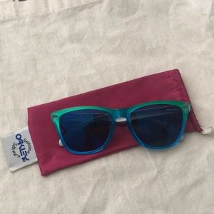 Oakley Frogskins, blue and green ombré design